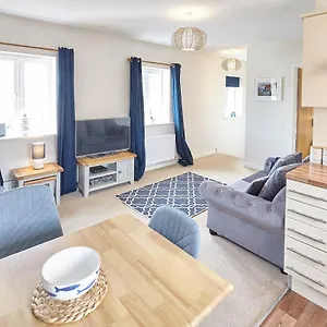 Host & - Coach House Retreat Whitby